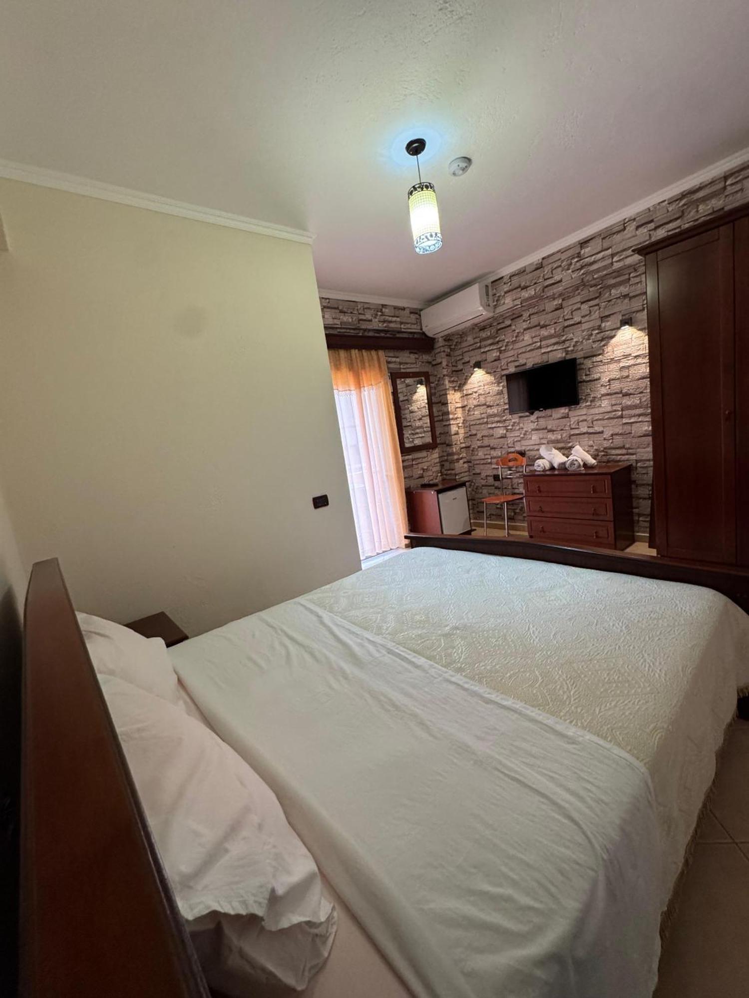 Hotel Restorant Leza Lini Zewnętrze zdjęcie